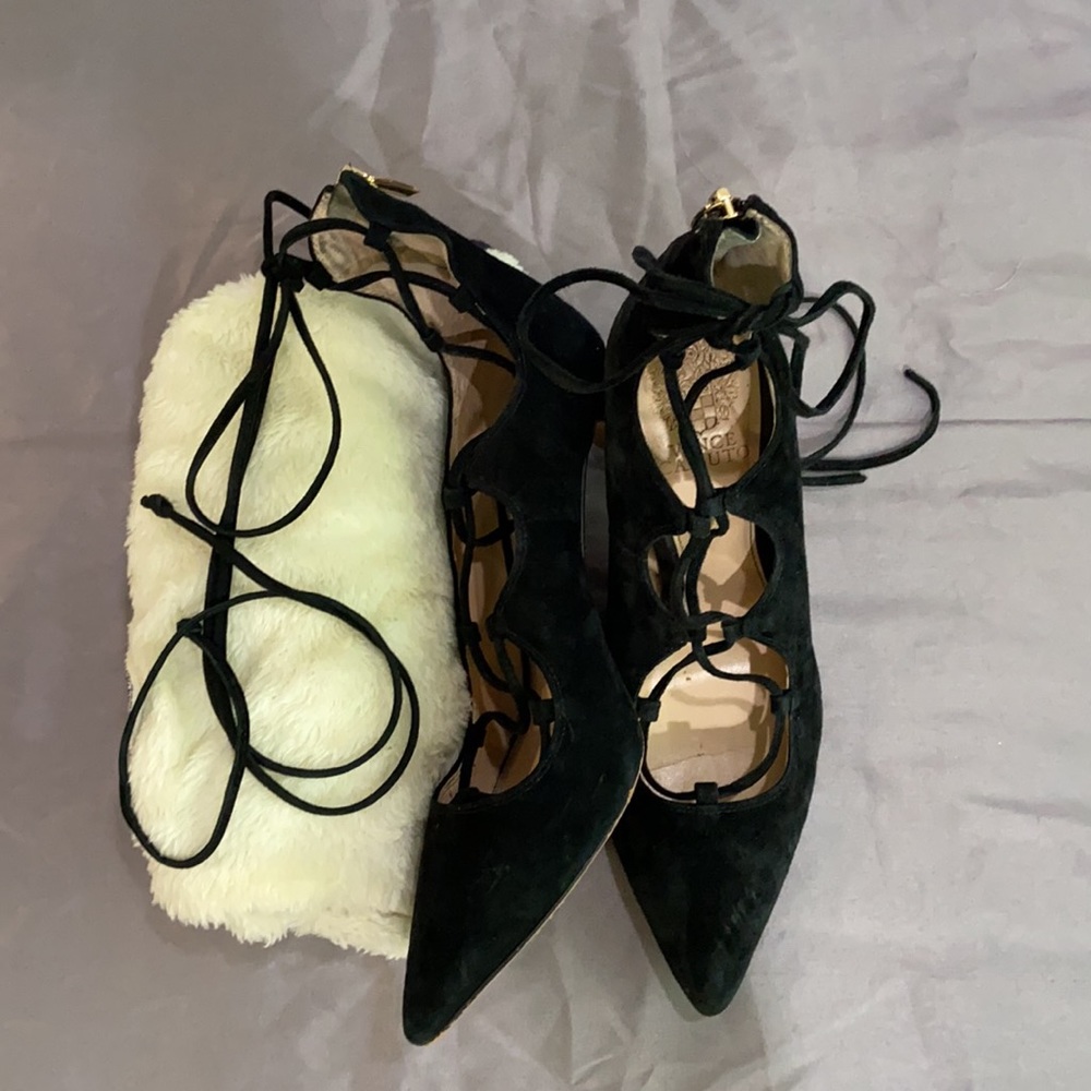 Vince Camuto Black Pumps